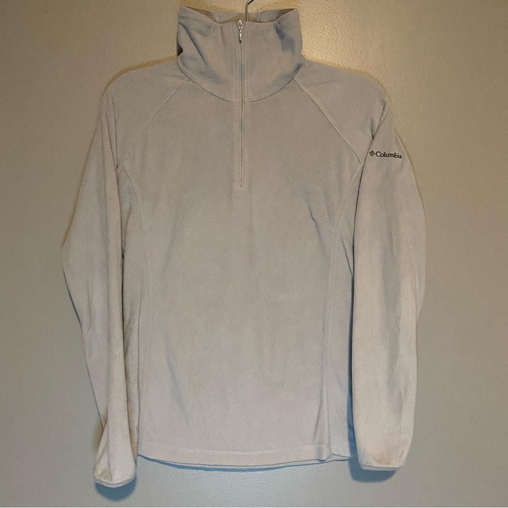 Columbia Women’s Light Grey 1/4 Zip Up Sweater in Size Medium
